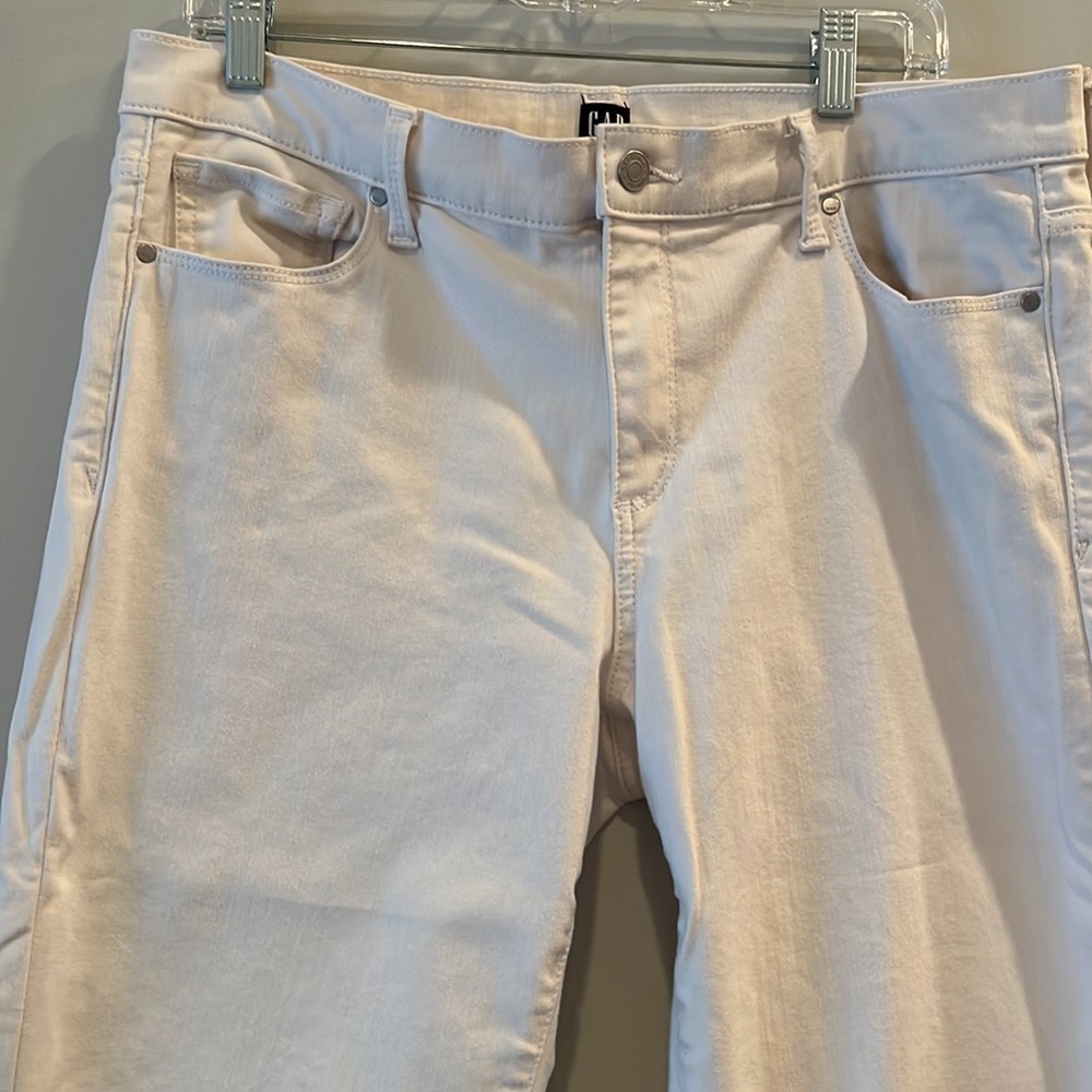 GAP true skinny jeans. White. Size 32 T (tall) - Picture 4 of 10